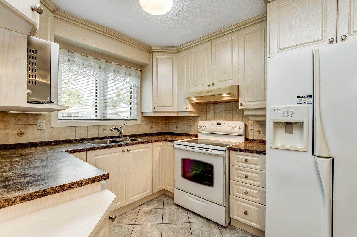6870 Rocque Street - Photo 3