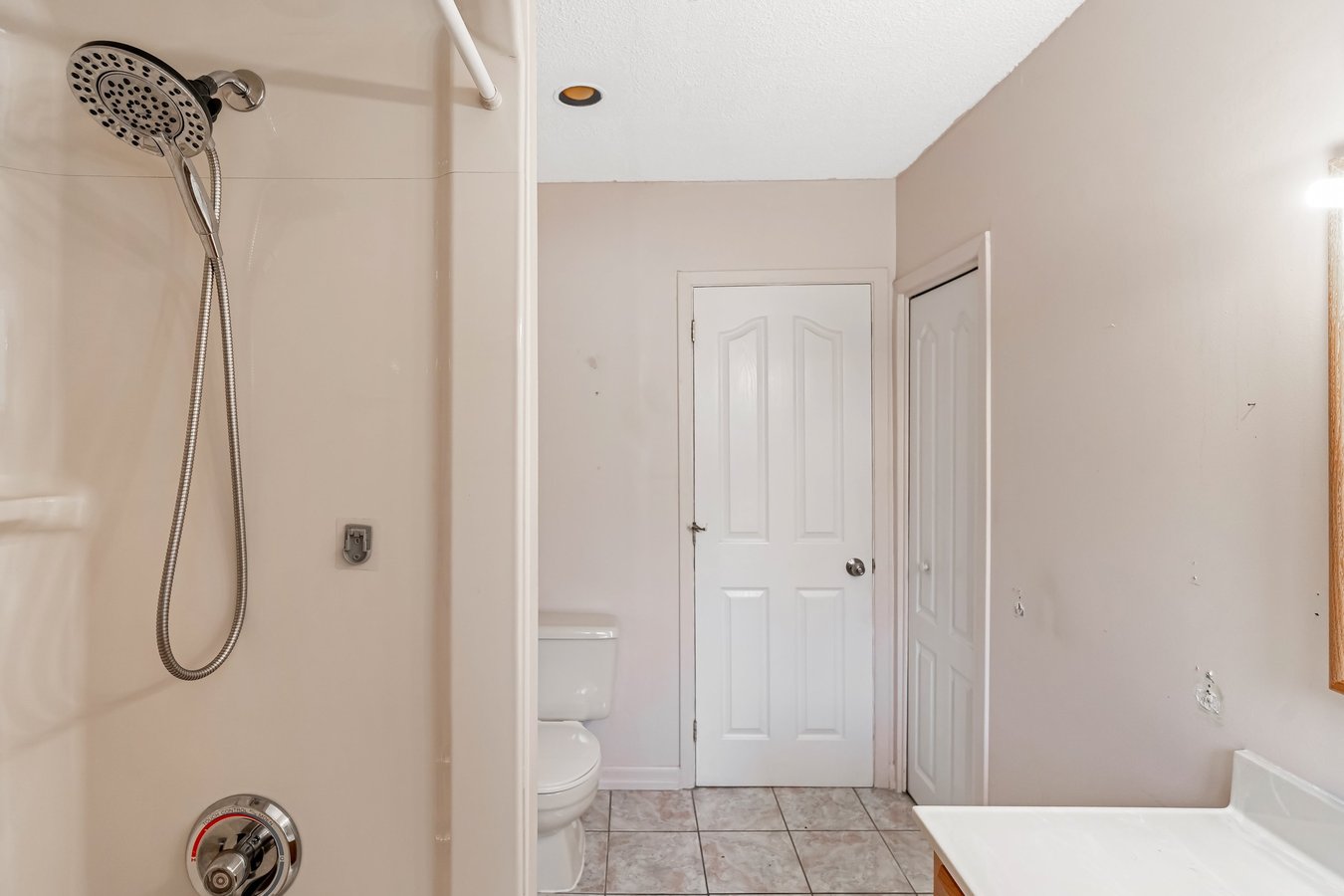 6870 Rocque Street - Photo 9