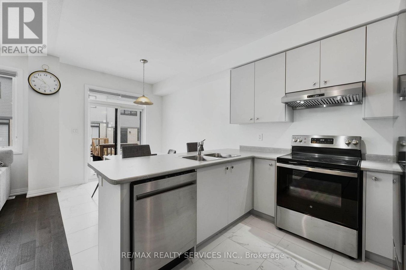 40 LONSDALE ROAD - Photo 12