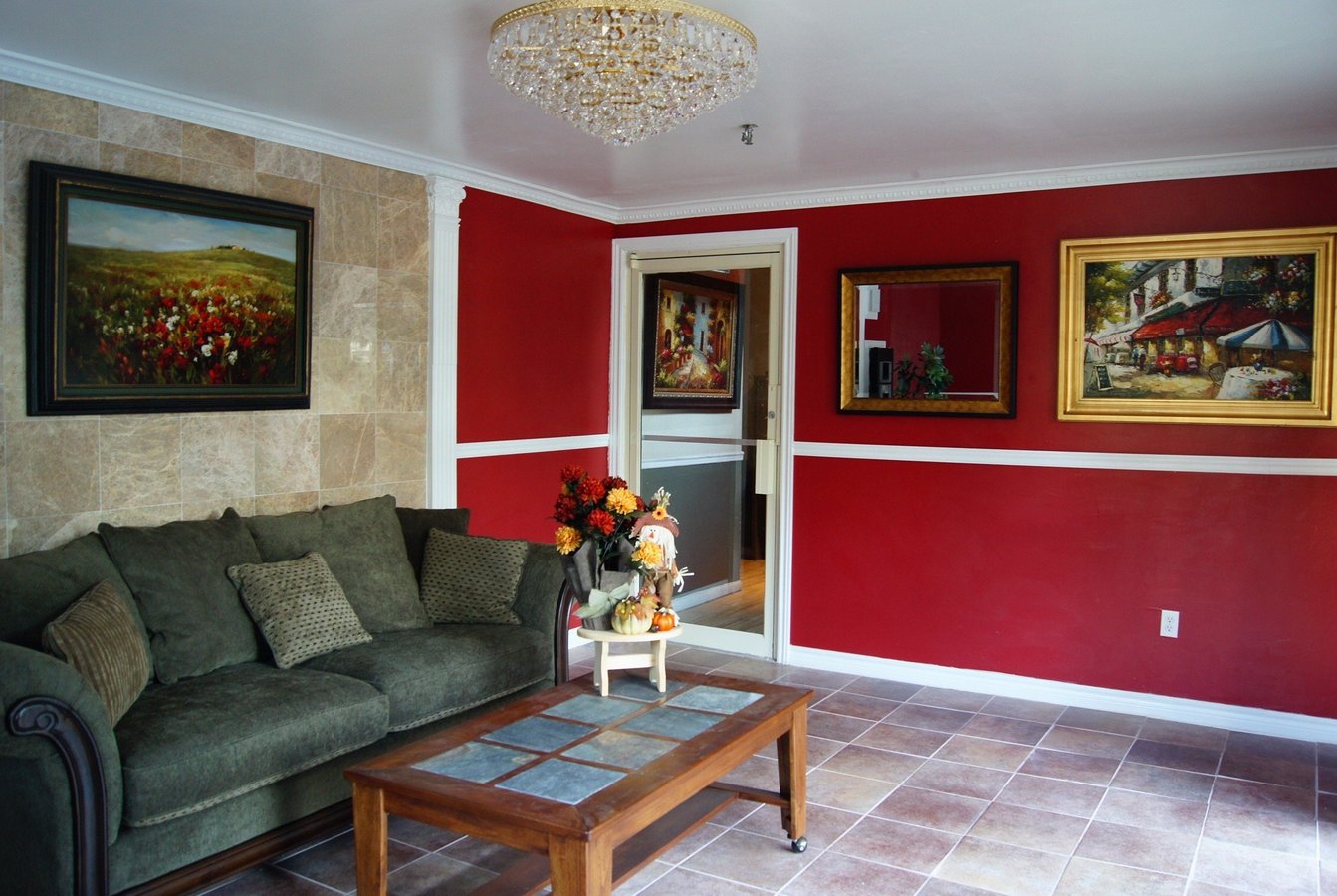 995 McLean Street - Photo 2