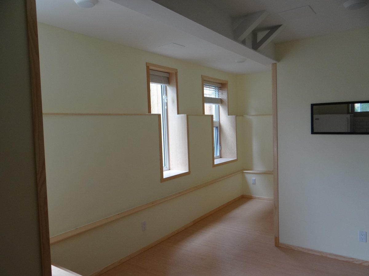 1681 Oxford Street - Photo 2