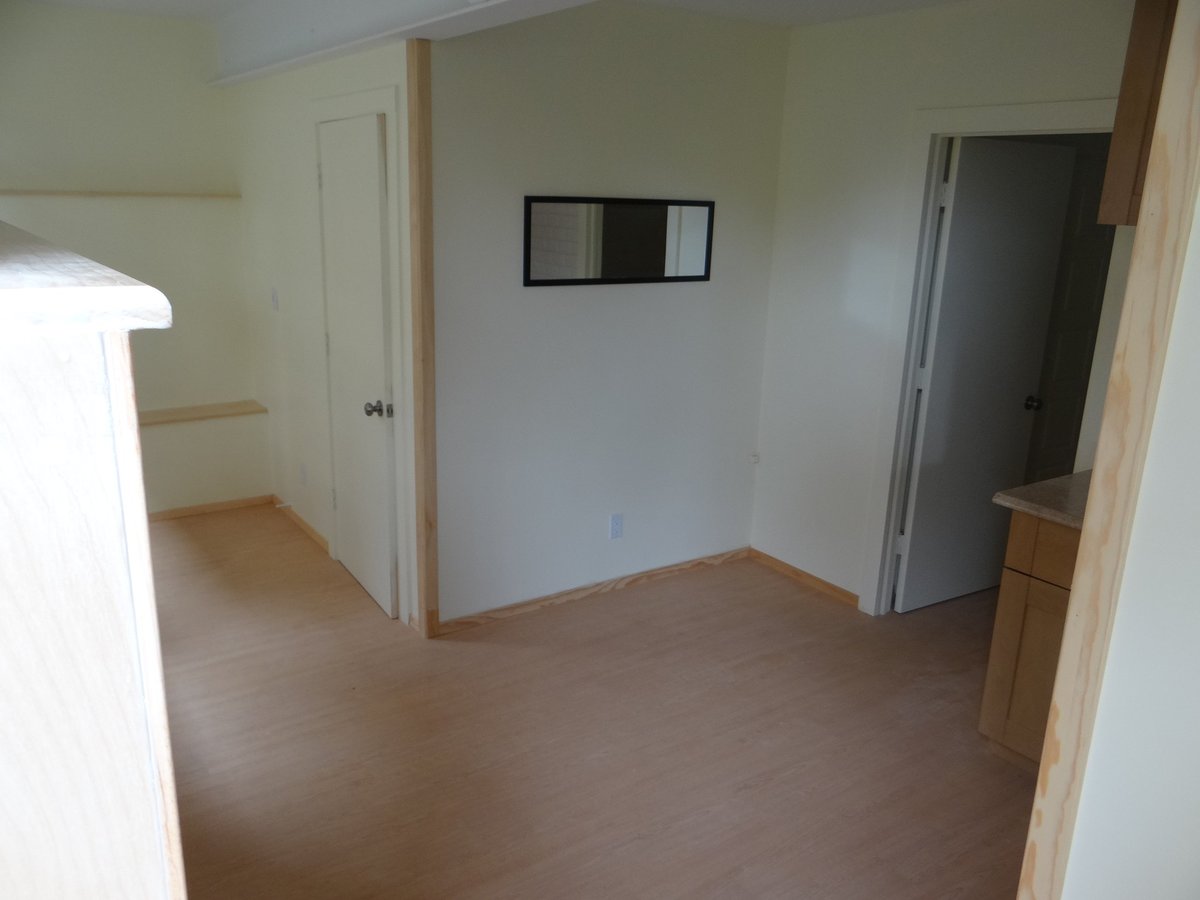 1681 Oxford Street - Photo 3