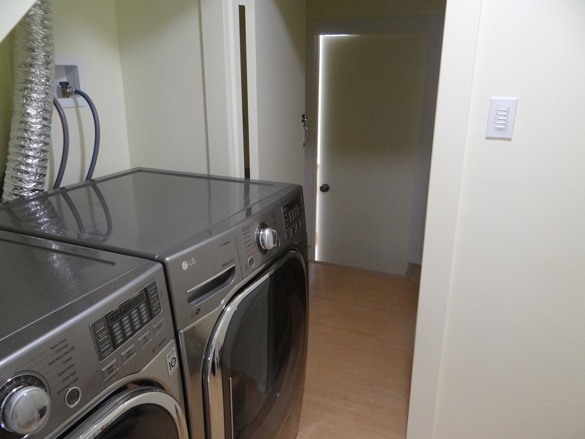 1681 Oxford Street - Photo 5