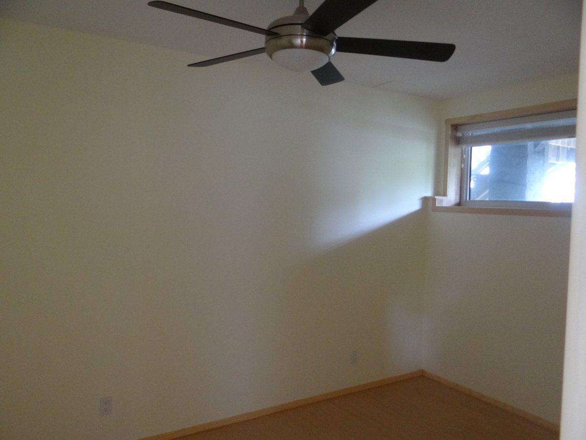 1681 Oxford Street - Photo 9