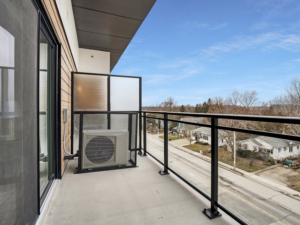 1076 Gainsborough Road - Photo 5