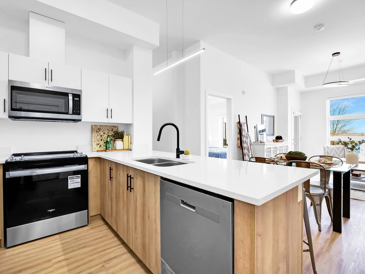 1076 Gainsborough Road - Photo 12