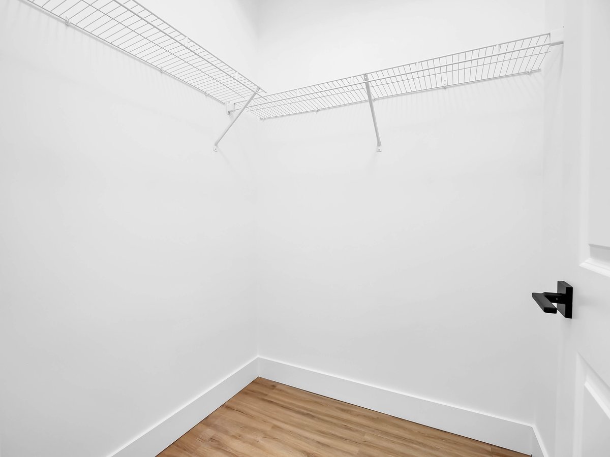 1076 Gainsborough Road - Photo 24