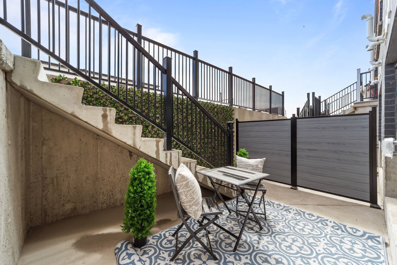 955 Catalpa Square - Photo 8