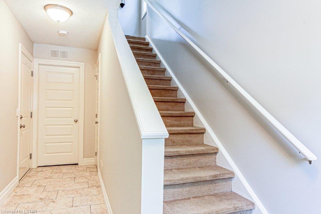 1850 Beaverbrook Avenue - Photo 6