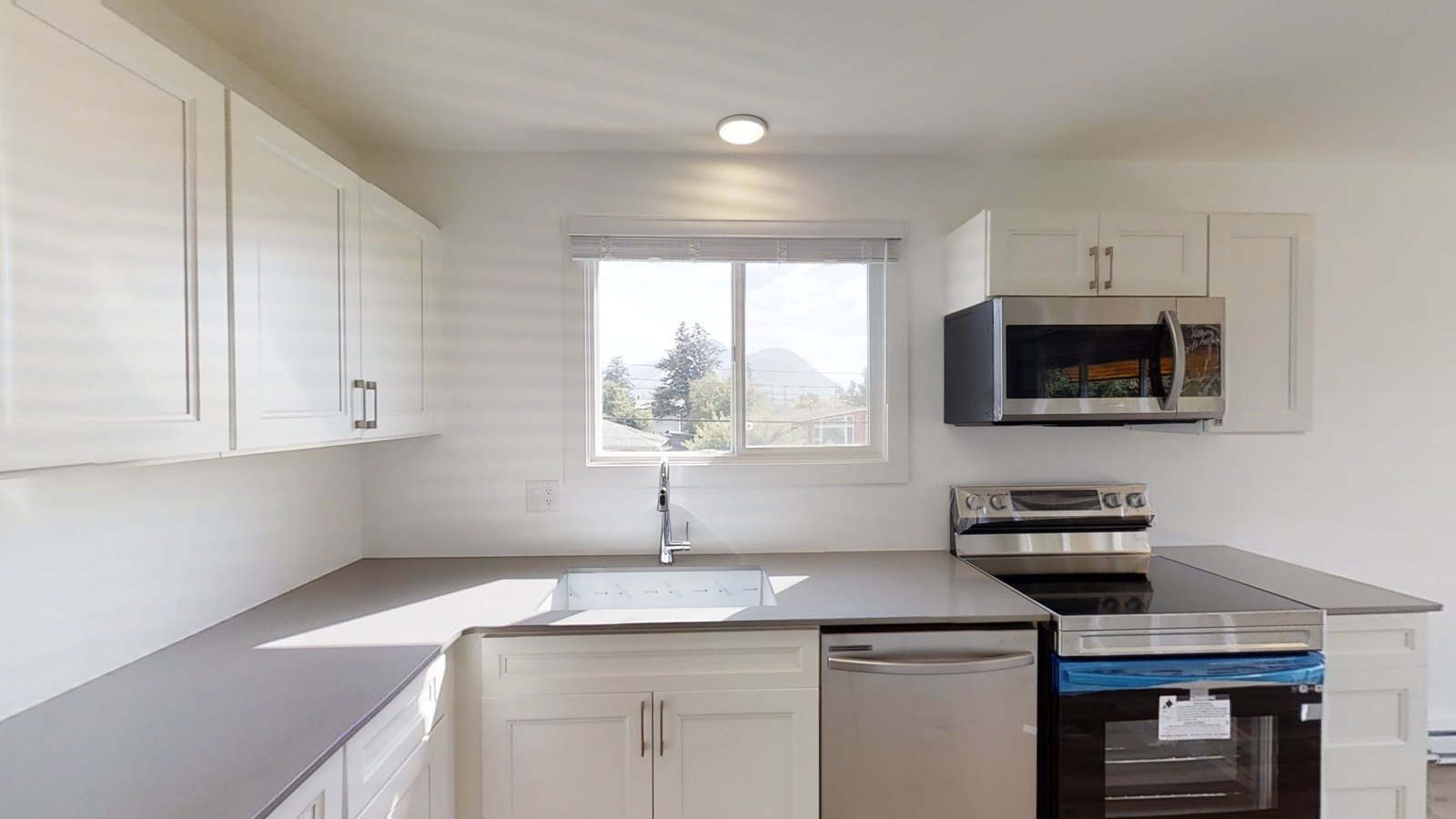 1306 Selkirk Avenue - Photo 5
