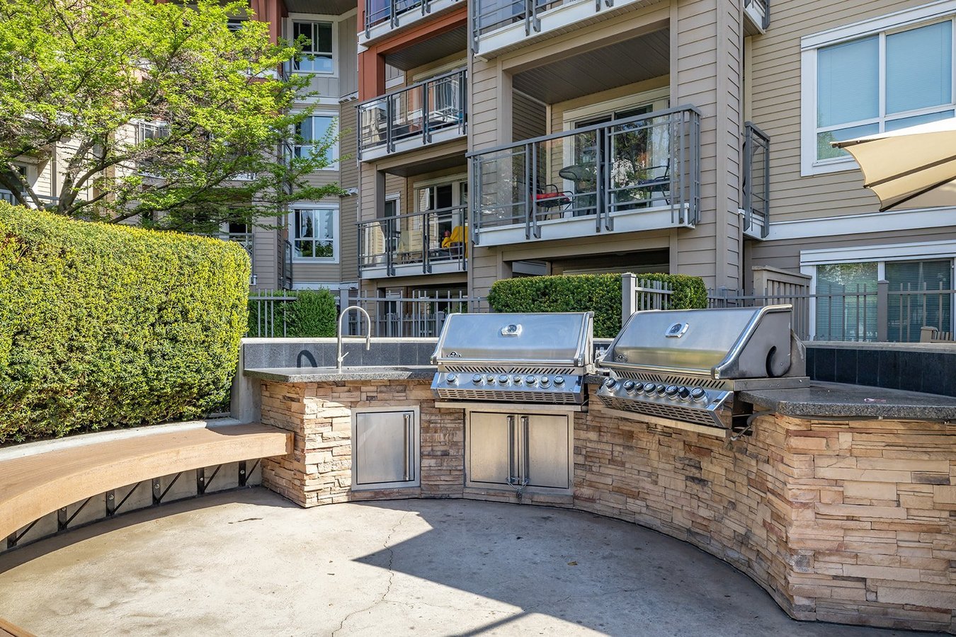 1093 Sunset Drive - Photo 4
