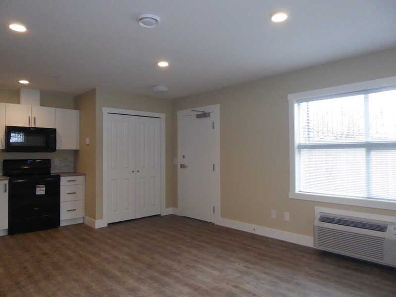 1477 Glenmore Road North - Photo 2