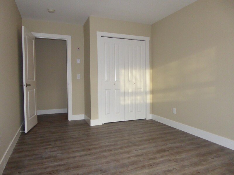 1477 Glenmore Road North - Photo 7