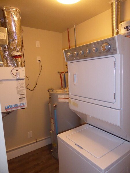1477 Glenmore Road North - Photo 9