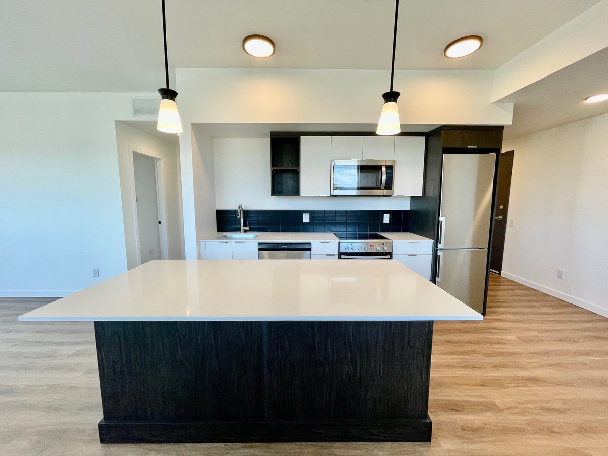 615 Rutland Road North - Photo 1