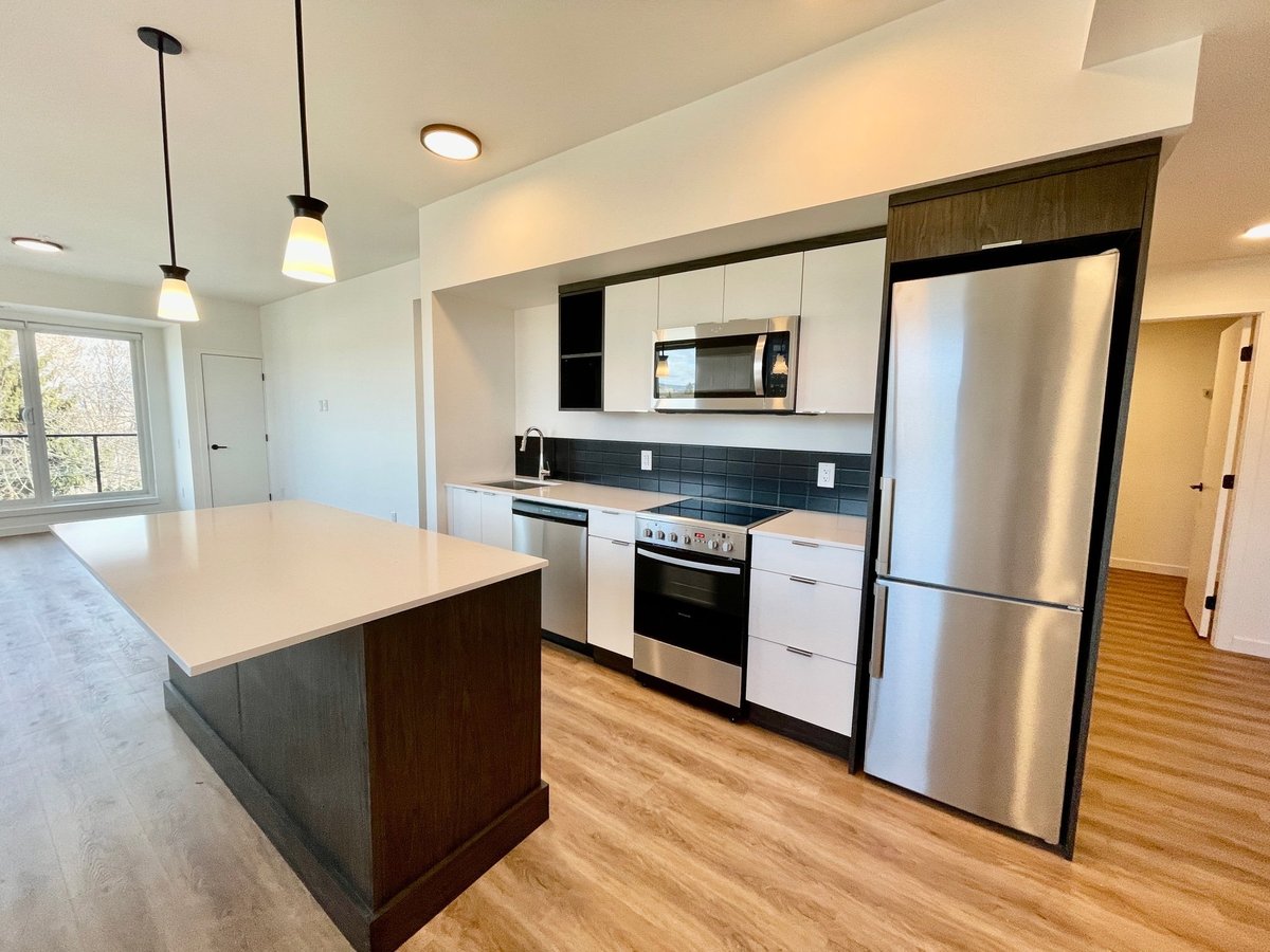 615 Rutland Road North - Photo 2