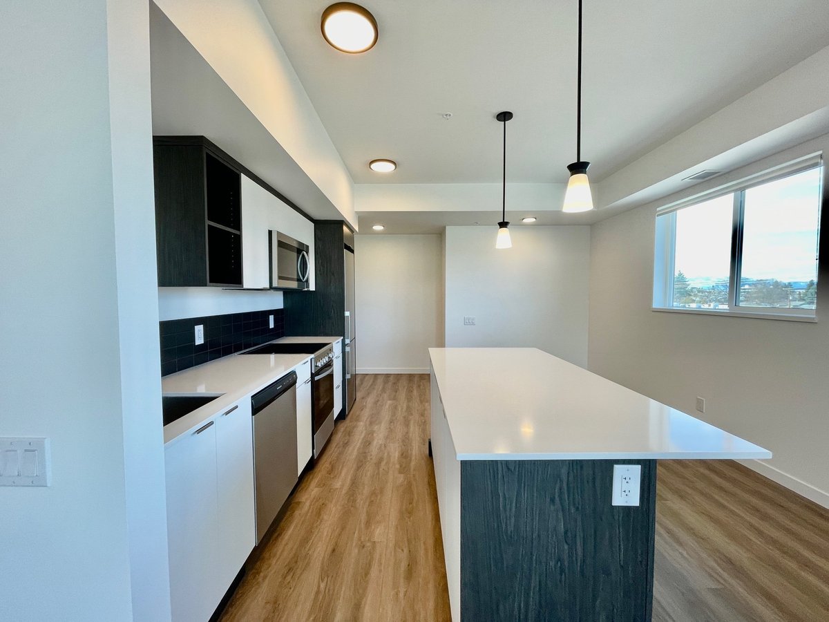 615 Rutland Road North - Photo 4