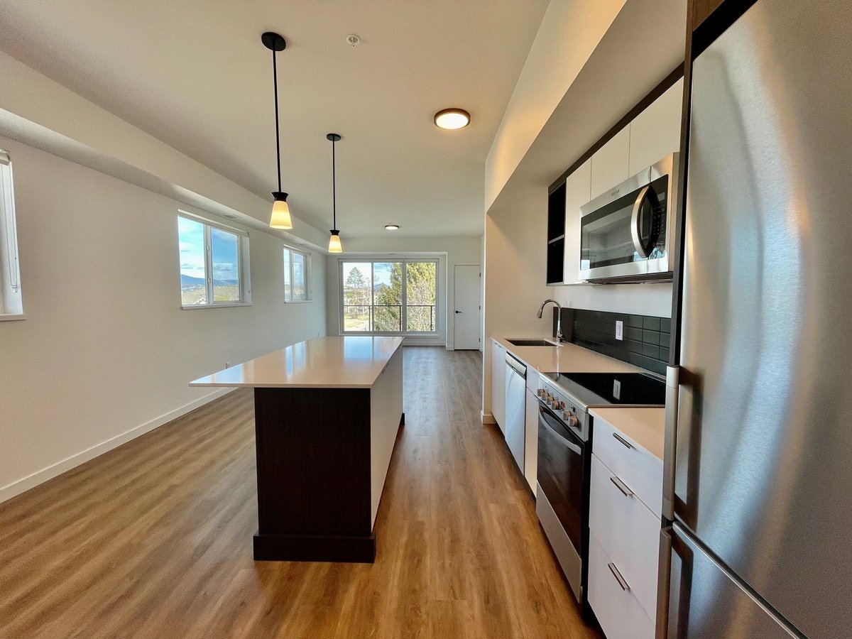 615 Rutland Road North - Photo 3