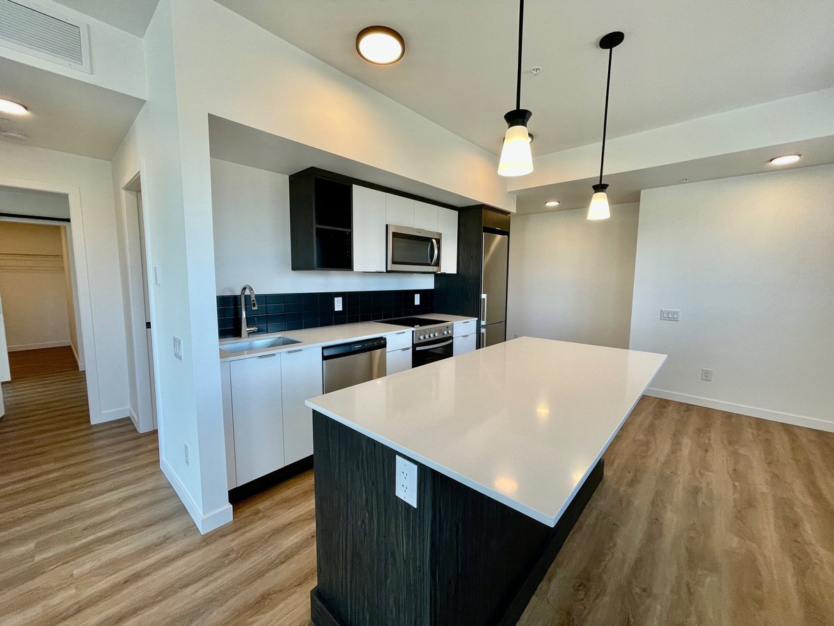 615 Rutland Road North - Photo 5