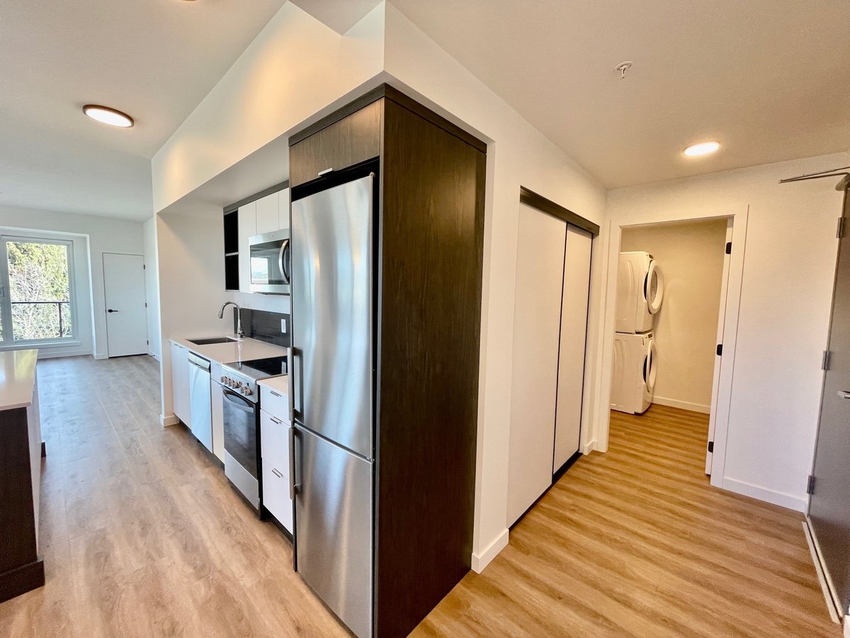 615 Rutland Road North - Photo 11