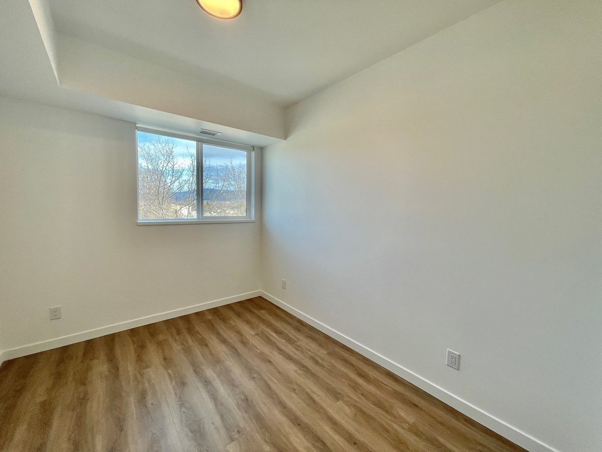 615 Rutland Road North - Photo 15