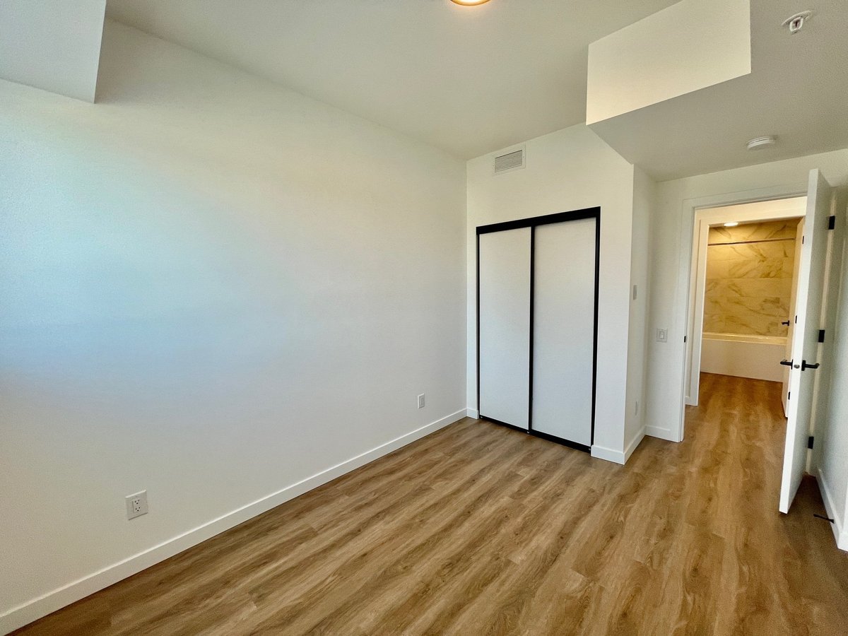 615 Rutland Road North - Photo 16