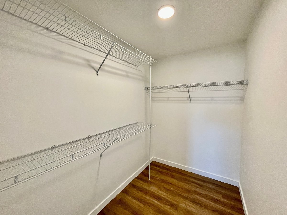 615 Rutland Road North - Photo 18