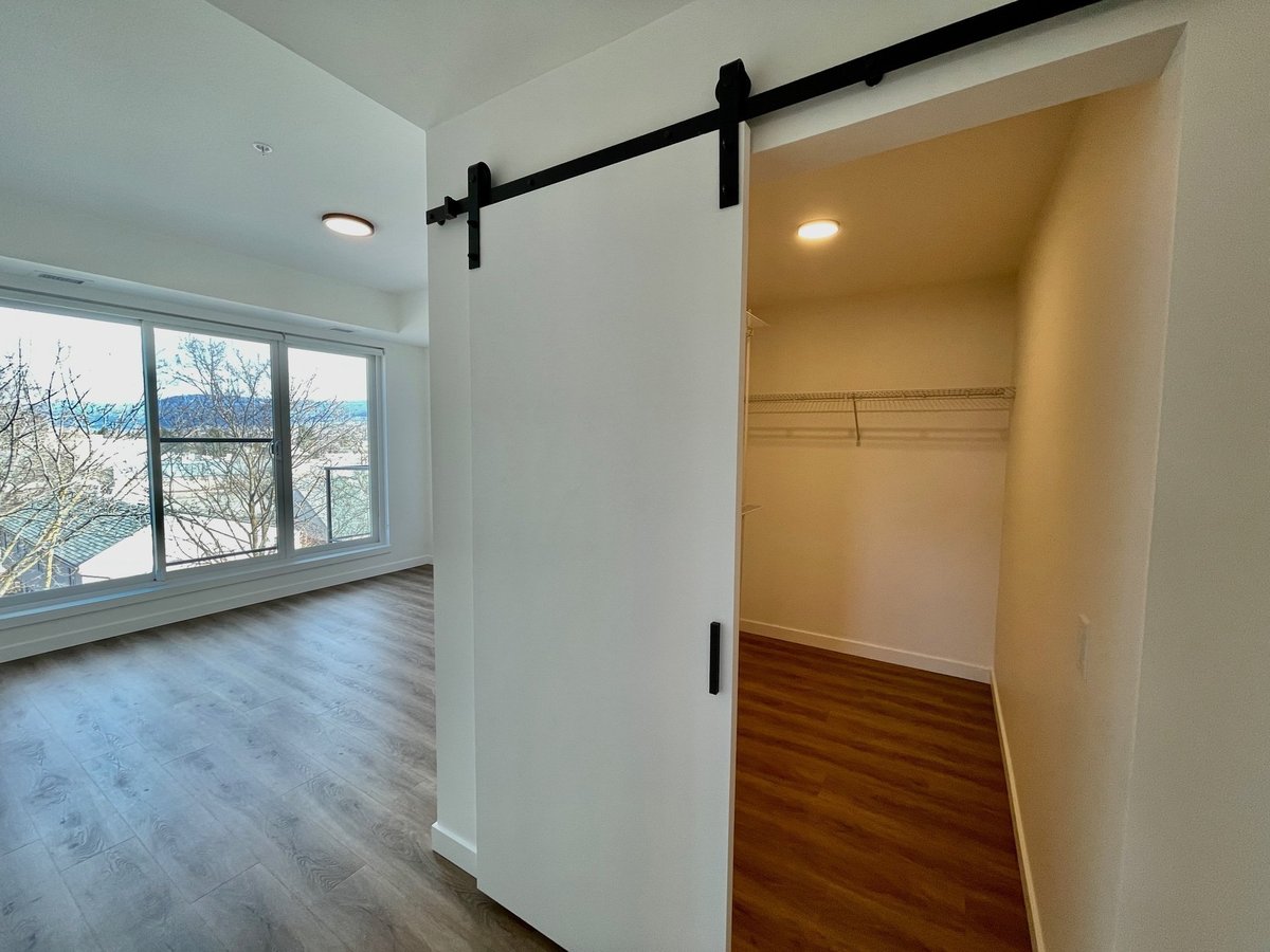 615 Rutland Road North - Photo 17