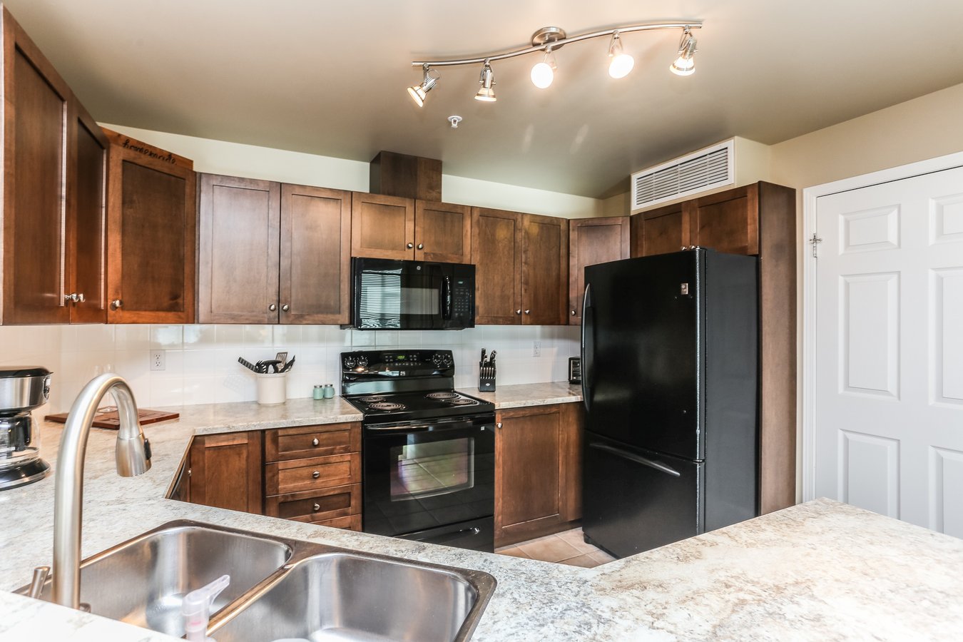 1128 Sunset Drive - Photo 15