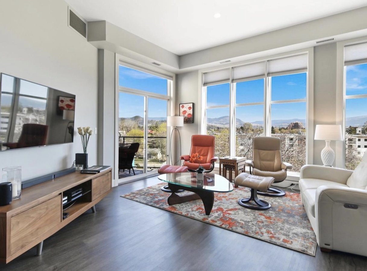 1327 Saint Paul Street - Photo 11