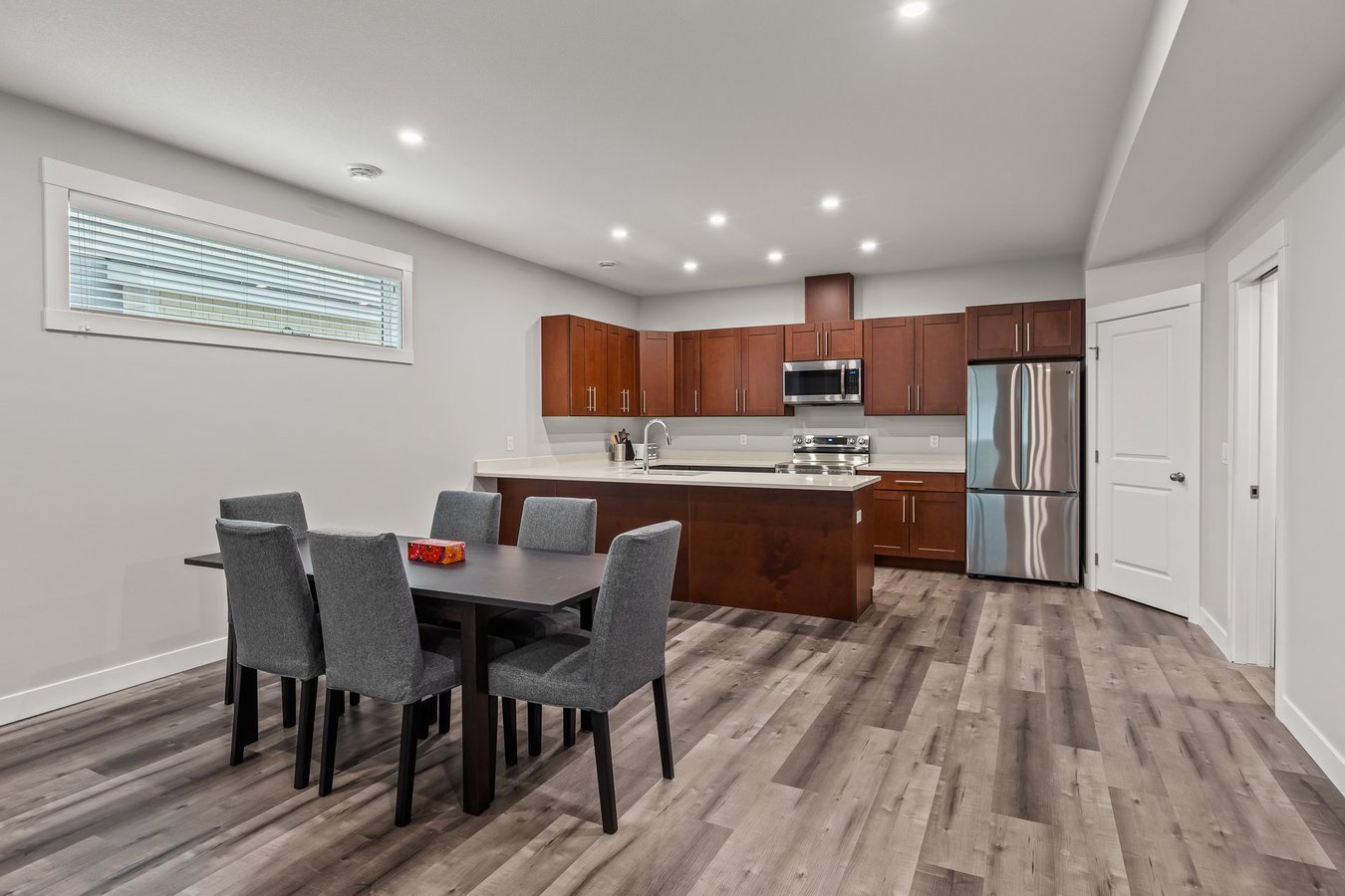 Kelowna 3 Bedroom Apartments Condos and Houses for Rent