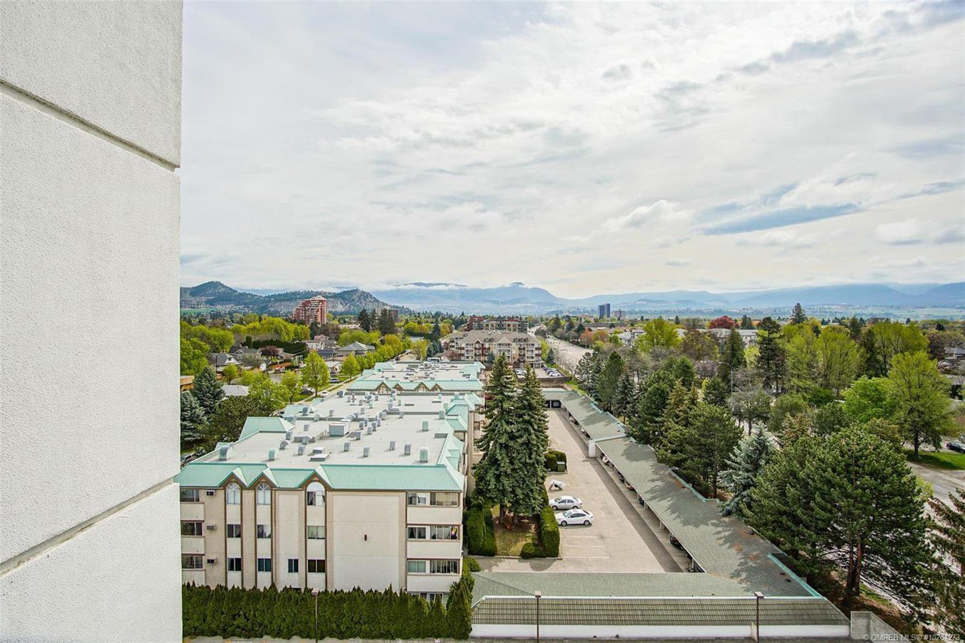 Kelowna Apartments Condos and Houses for Rent with a Pool