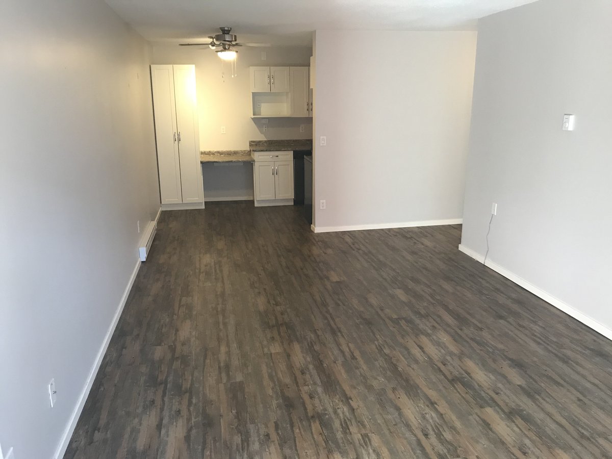 1441 Sutherland Avenue - Photo 2