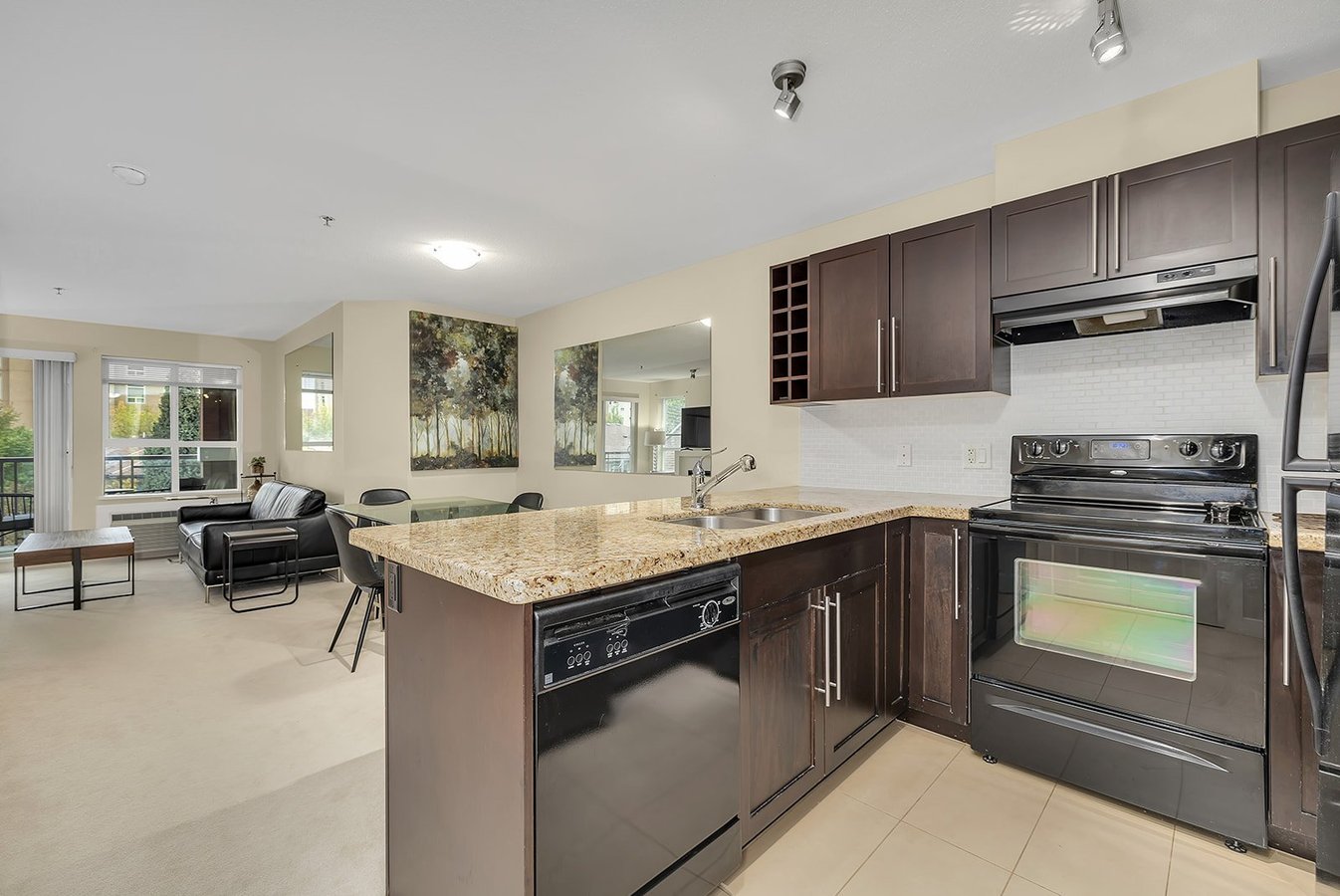 1083 Sunset Drive - Photo 4