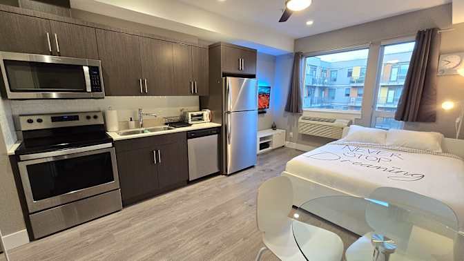 Leon Avenue - Photo 2