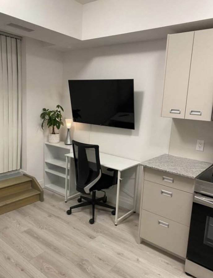 652 Princess Street - Photo 3