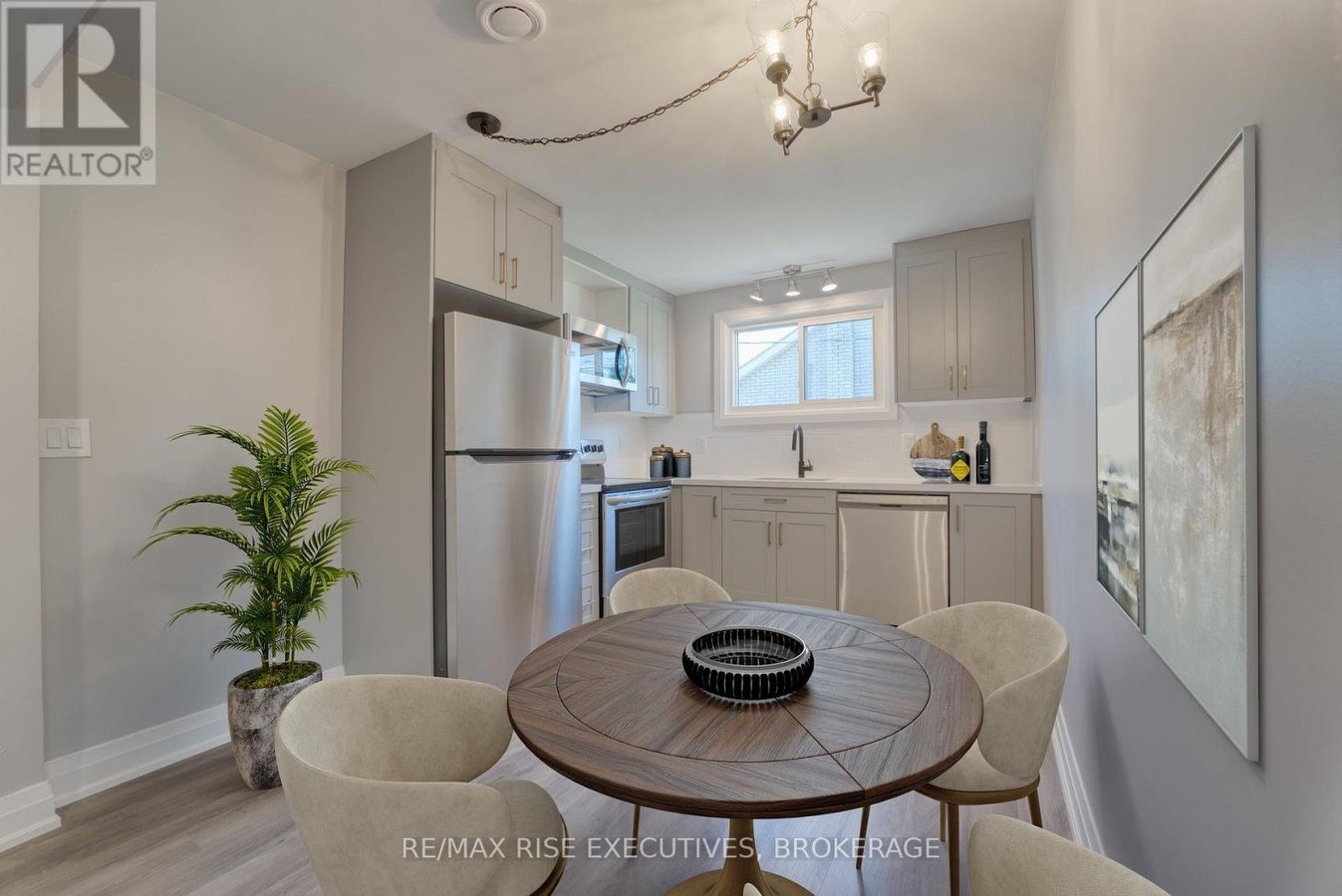 2 - 19 BAKER STREET - Photo 4