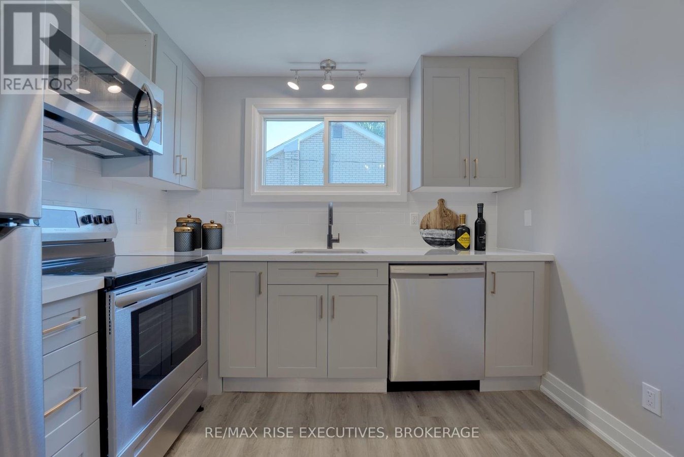 2 - 19 BAKER STREET - Photo 5