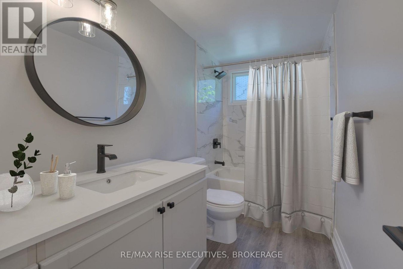 2 - 19 BAKER STREET - Photo 9