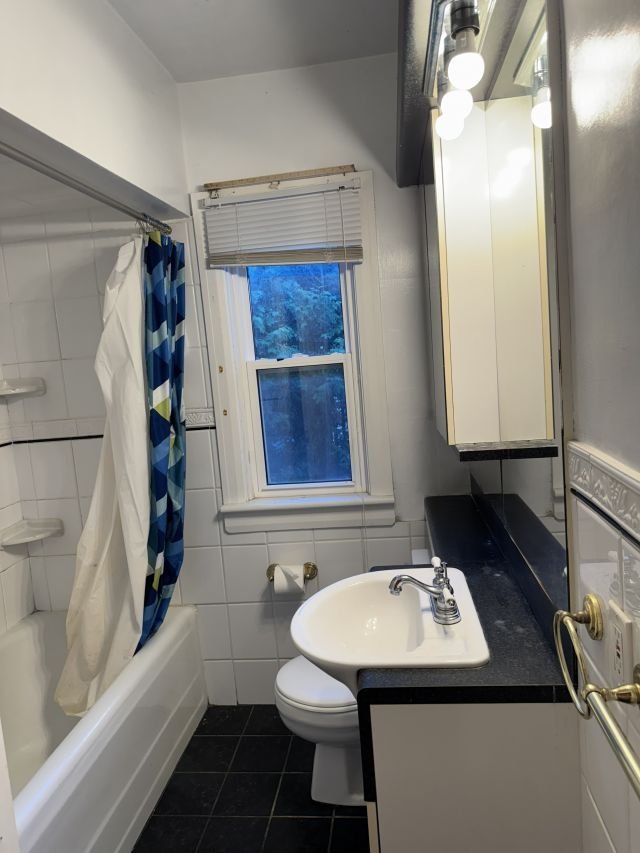 281 Collingwood Street - Photo 2