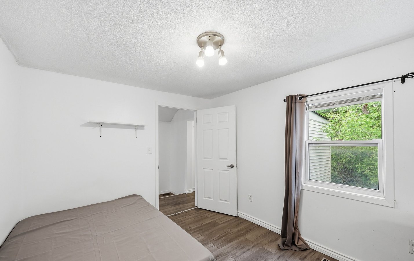 182 Montreal Street - Photo 6