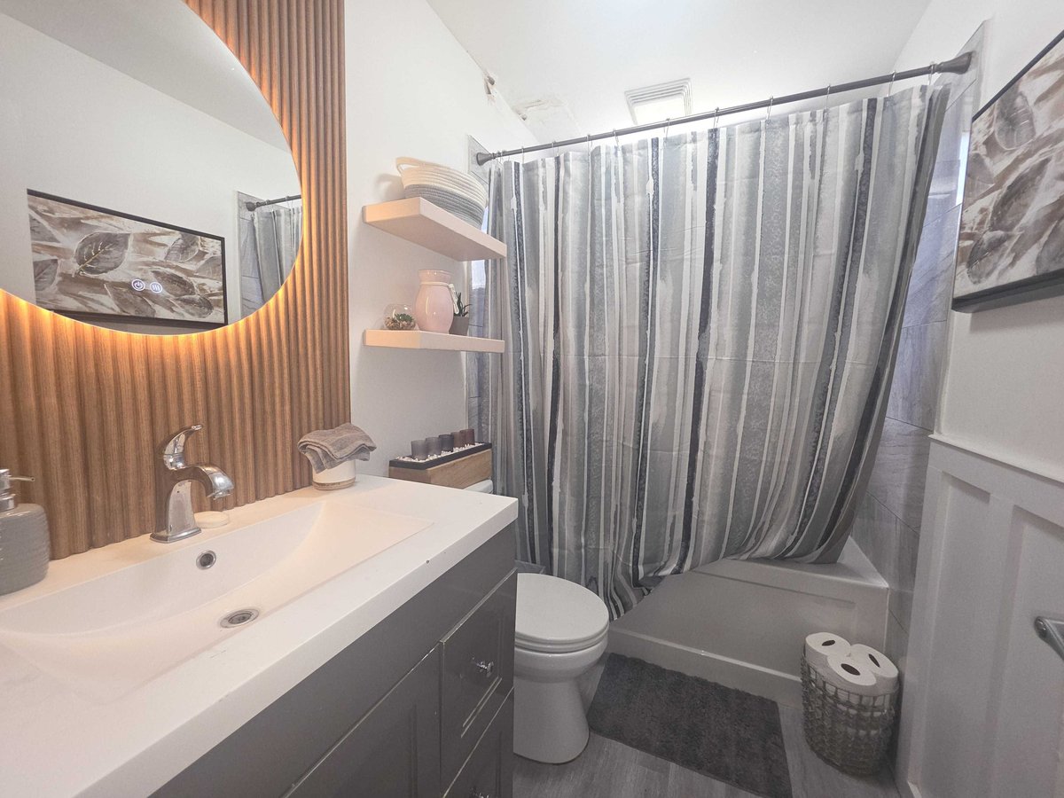 672 Division Street - Photo 7