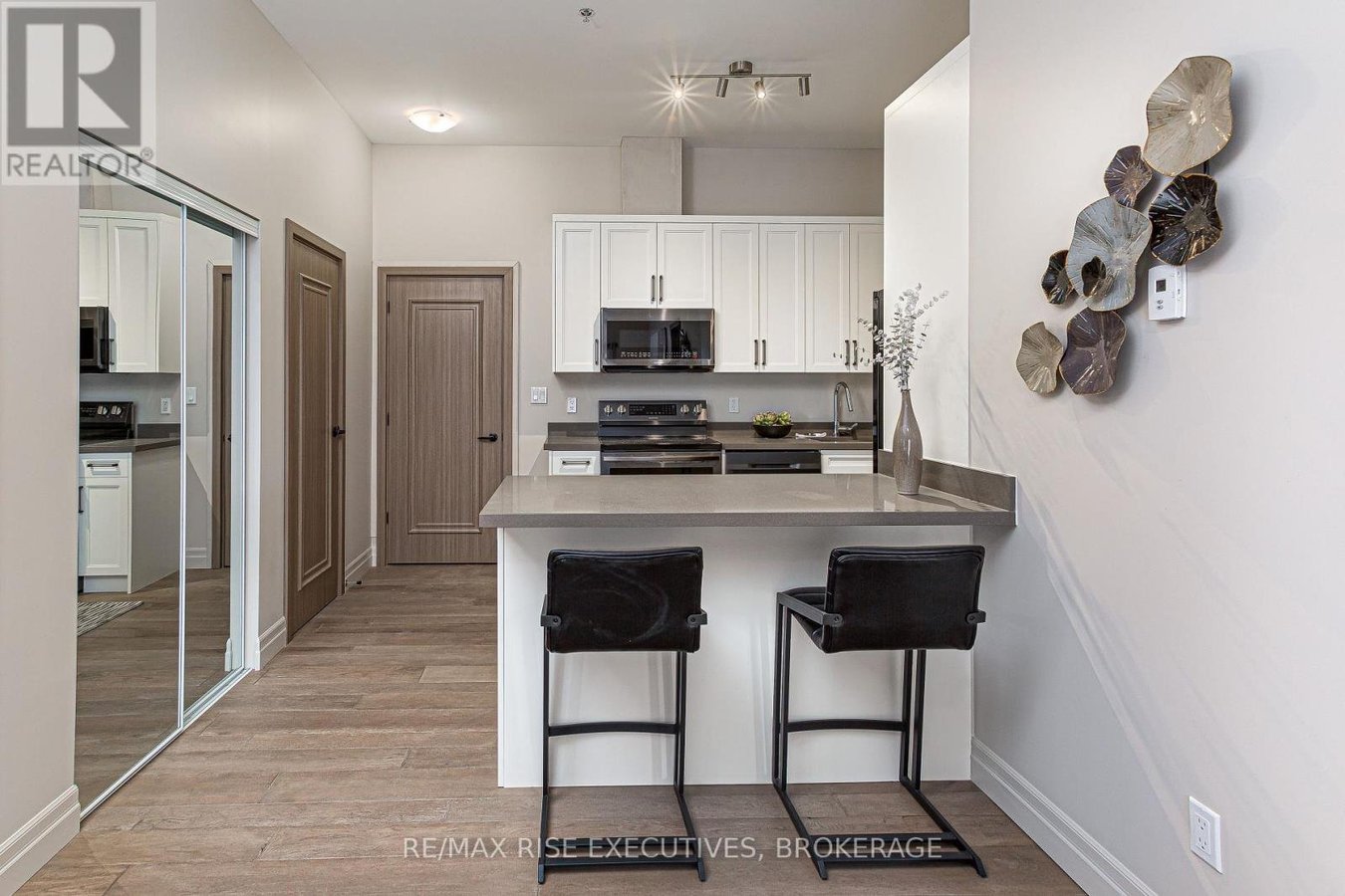 307 - 847 DEVELOPMENT DRIVE - Photo 3