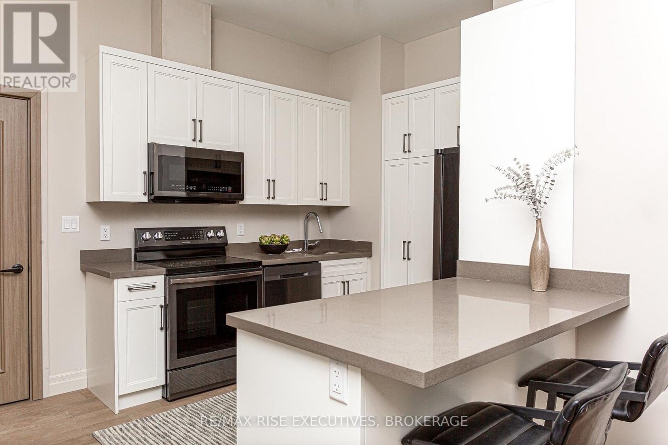 307 - 847 DEVELOPMENT DRIVE - Photo 4