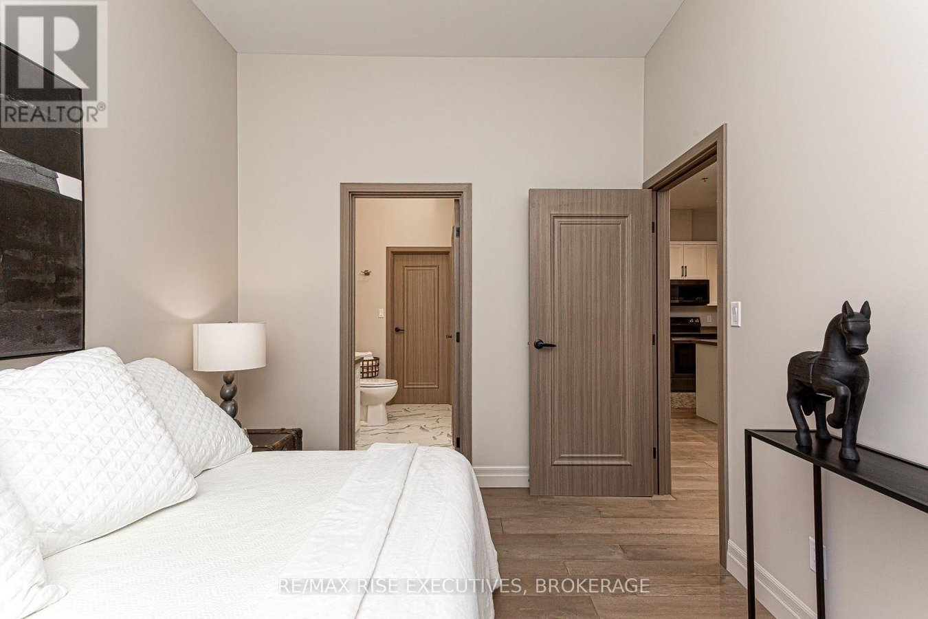 307 - 847 DEVELOPMENT DRIVE - Photo 11