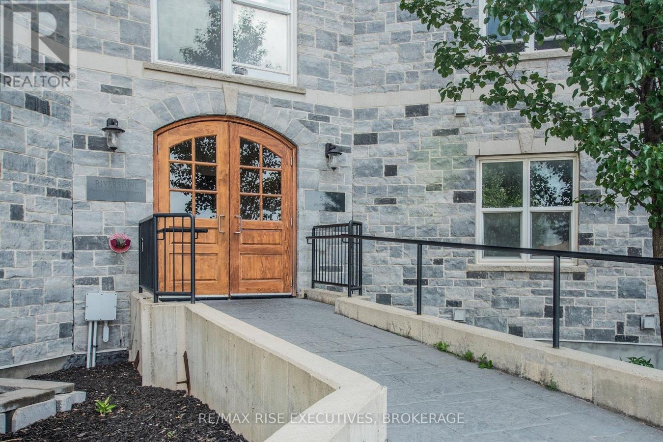 516 - 539 ARMSTRONG ROAD - Photo 3