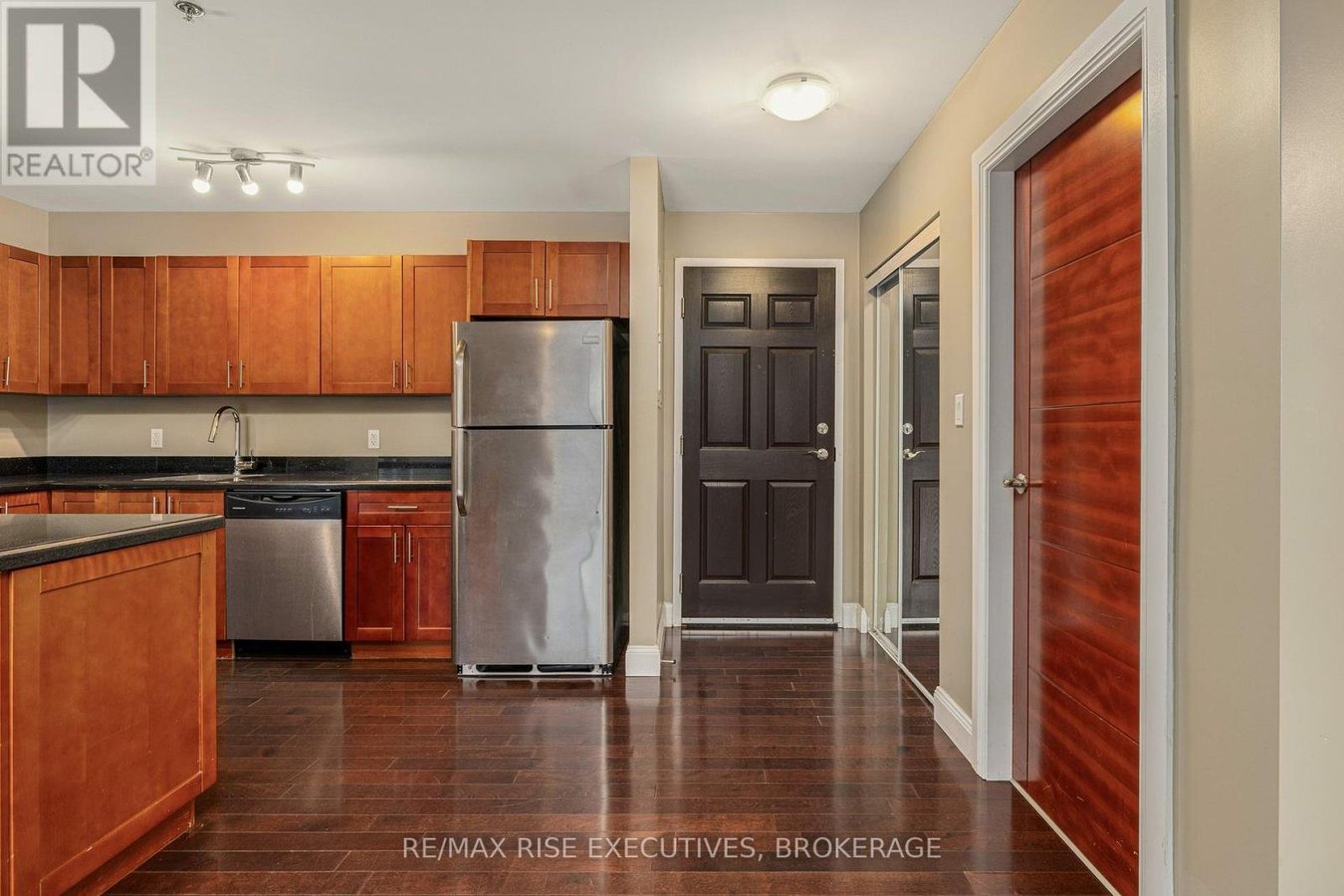 516 - 539 ARMSTRONG ROAD - Photo 4