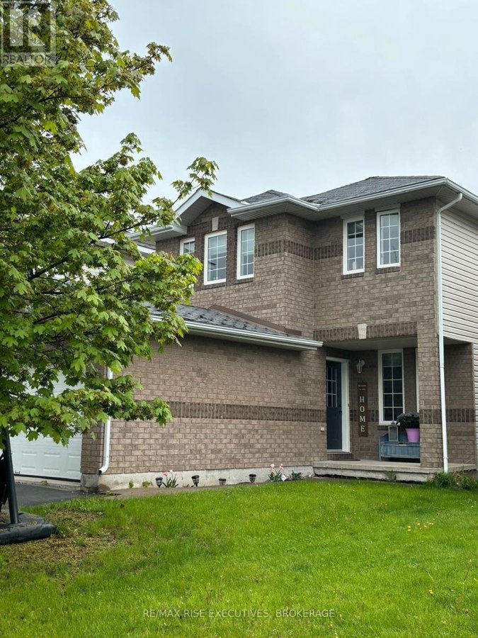 1872 BERRYWOOD CRESCENT - Photo 1