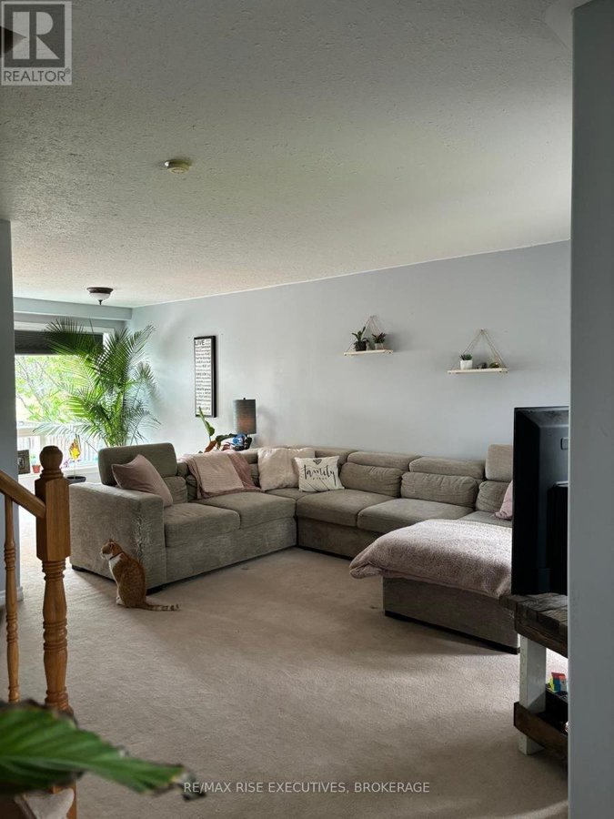 1872 BERRYWOOD CRESCENT - Photo 5