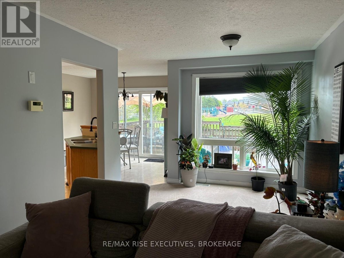 1872 BERRYWOOD CRESCENT - Photo 7